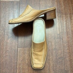 Bata Women's Italian Tan Leather Mules, 90s Style Square Toes, Size 6.5